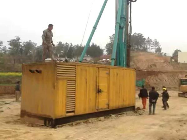 山亭如何判断水冷式机油散热器密封件是否需要更换?